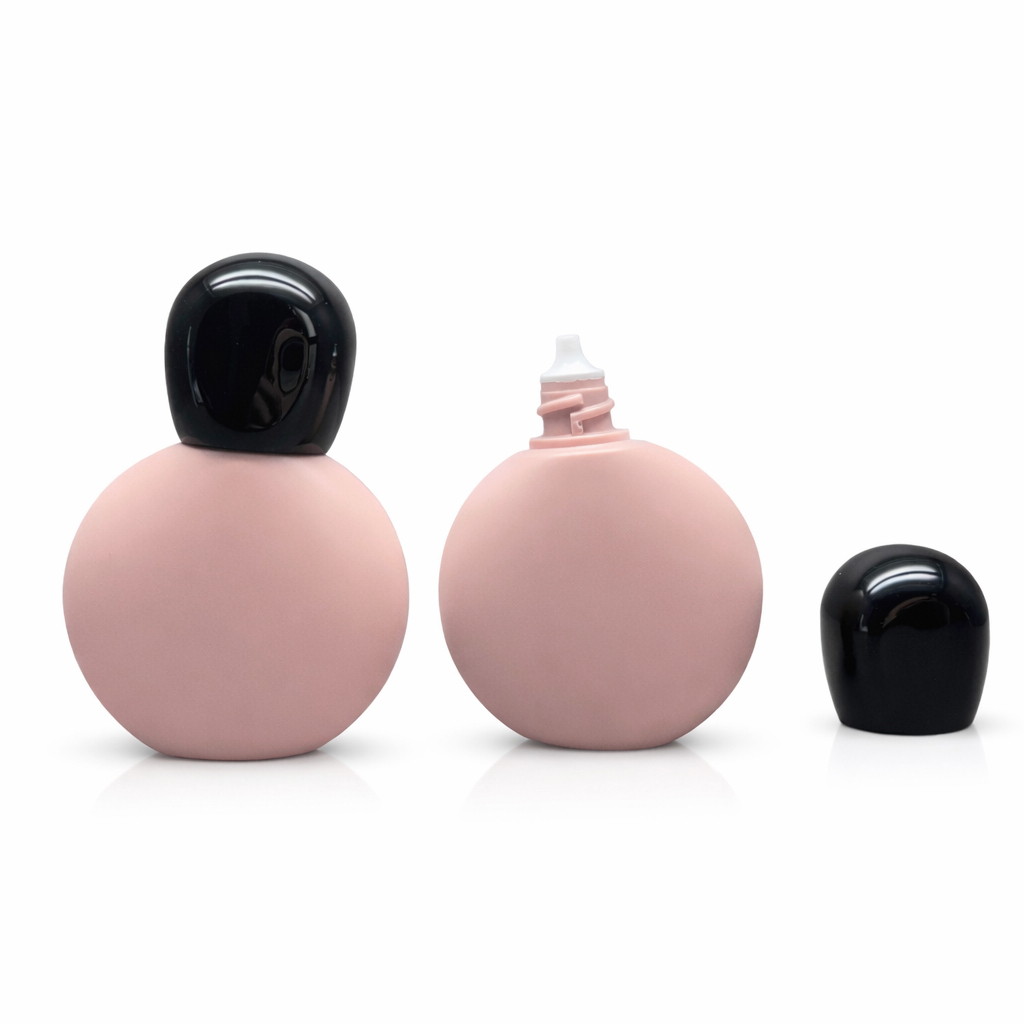 PE Flat Oval Bottle 50ml Ball-Shaped Screw Cap Empty Container Serum Sunscreen Concealer Custom Silk Screen OEM