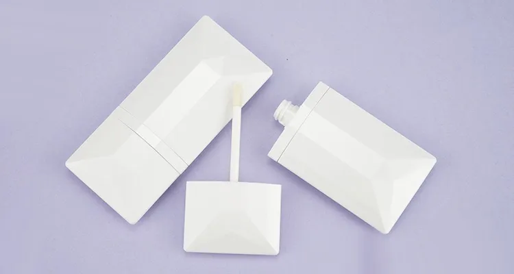 Flat Thin 4G White Plastic Lip Gloss Tube Private Label Cosmetic Packaging