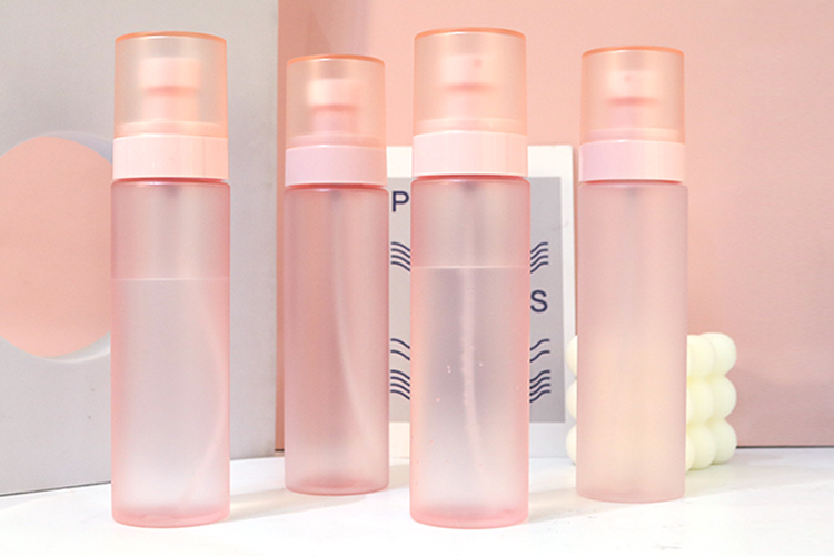 Cute Pink Cosmetic Packaging Plastic PET Spray Bottle Detail 1