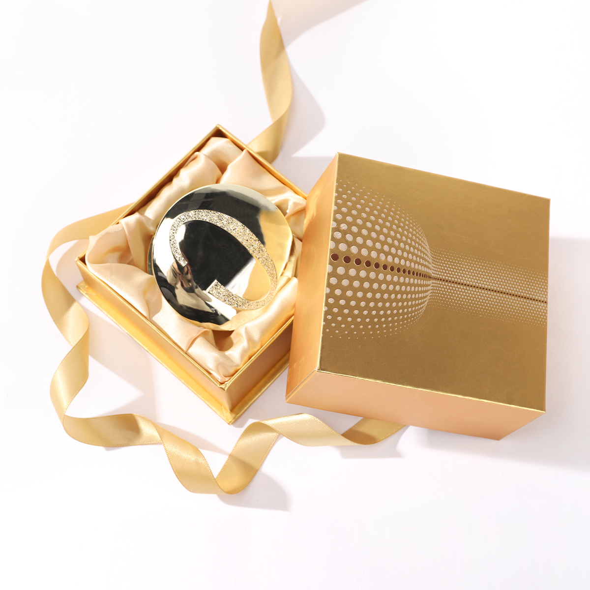 Custom Cosmetic Organic Skincare Packaging Boxes Portable Women Cosmetic Box