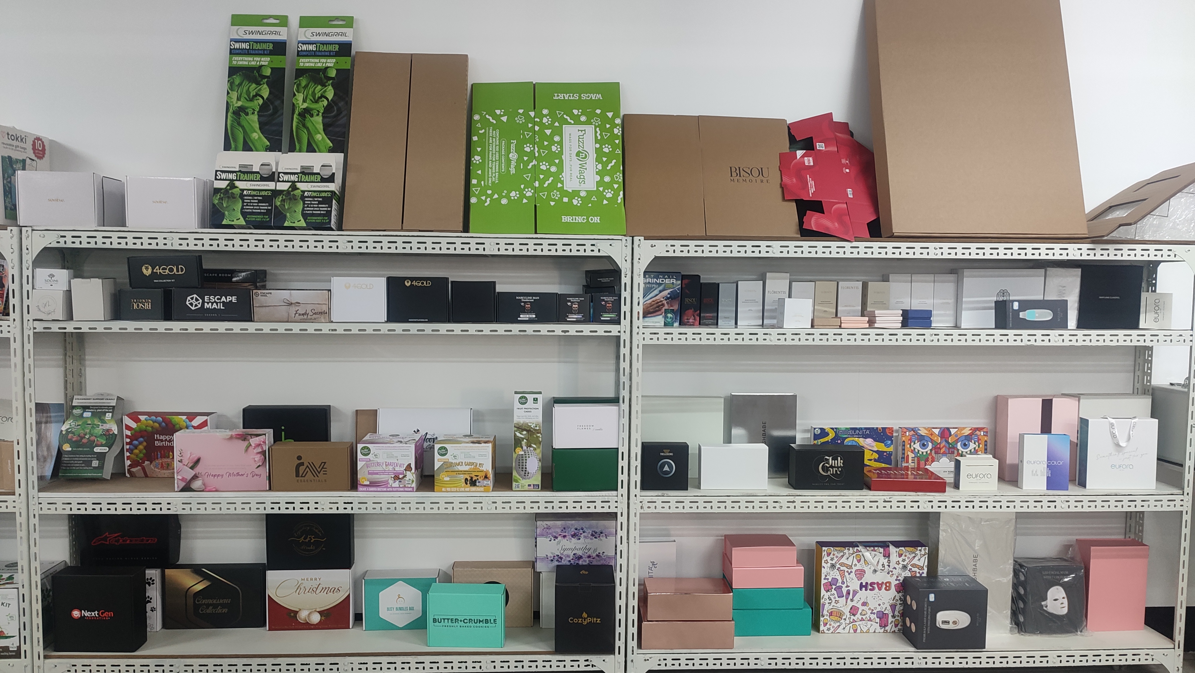 Custom Rigid Embossed Cardboard Boxes Paperboard Paper Box Packaging Perfume Box