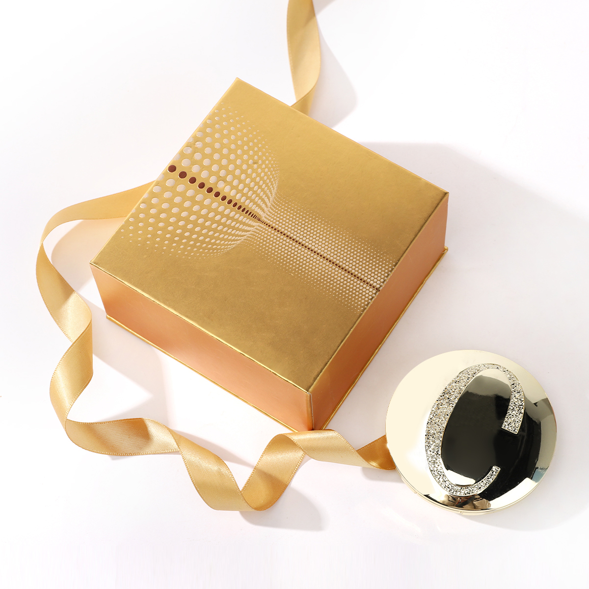 Custom Cosmetic Organic Skincare Packaging Boxes Portable Women Cosmetic Box