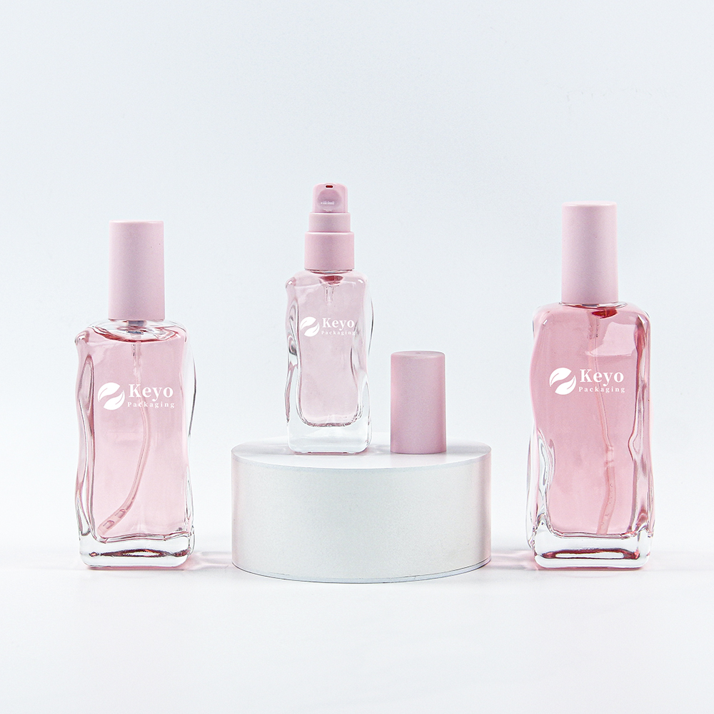 Organic Design Pink Glass Skincare Bottles 40ml 120ml 150ml Square Shape Cosmetic Packaging with Pump for Lotion