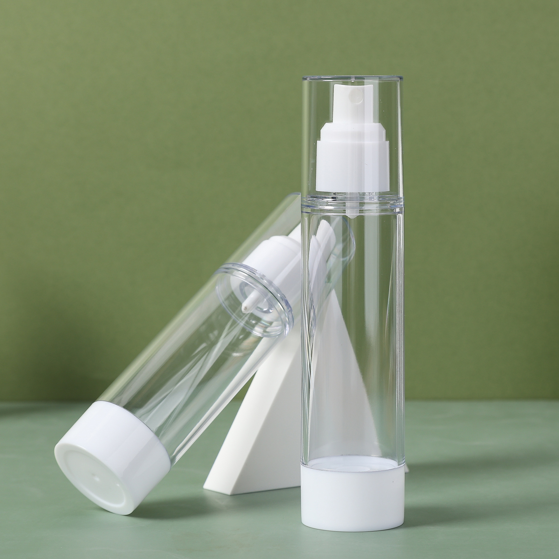 Stock 15ml 30ml 50ml 80ml 100ml 120ml Lotion Packaging Bottle Custom Logo White Refillable Airless Pump Bottle