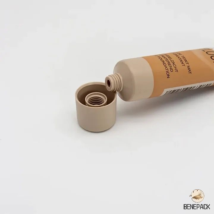Wholesale Private Label with Logo Soft Plastic Tubes Screw Plastic Hot Stamping Cosmetic Tube Packaging