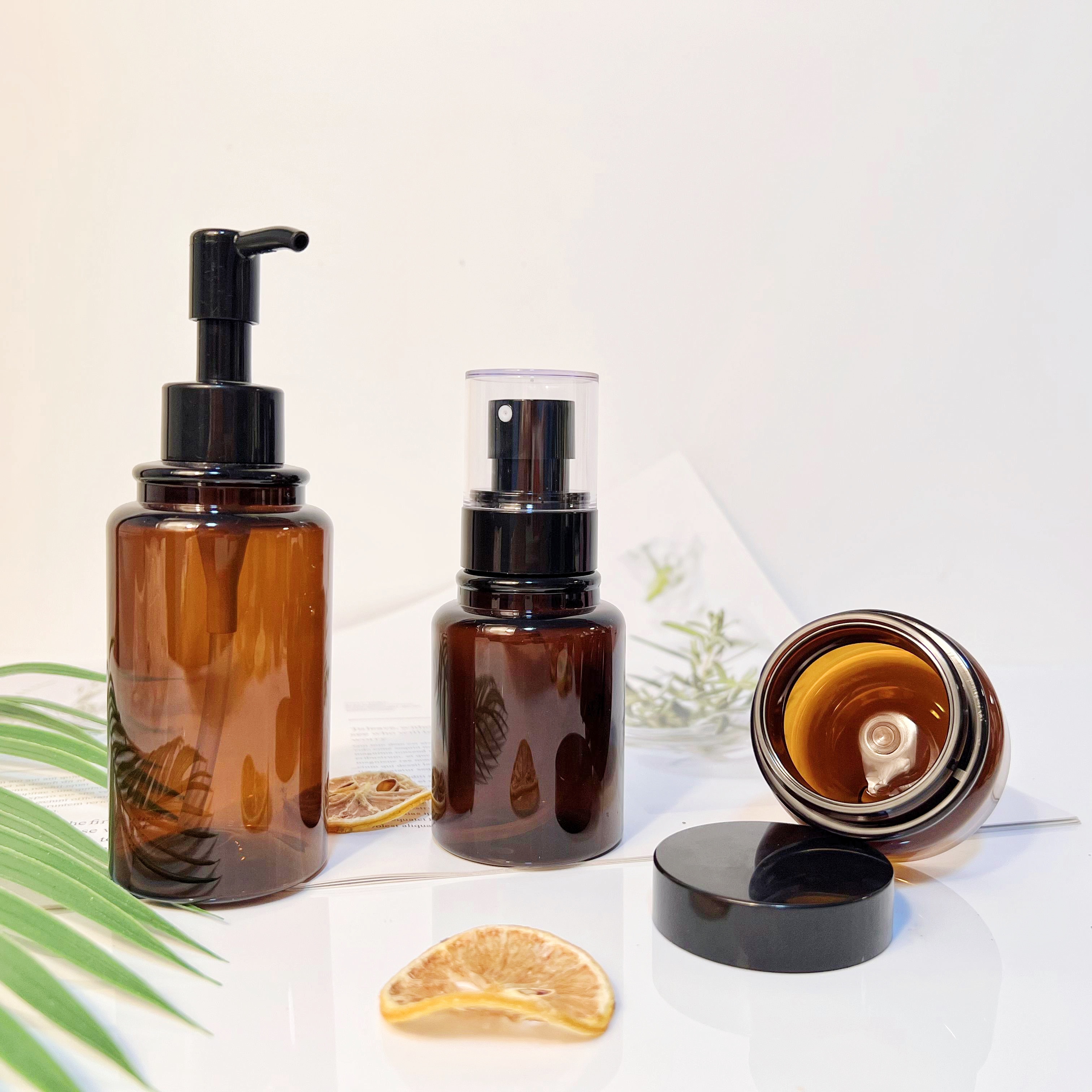 HOT Sale Cosmetic Packaging Skincare Container 50g 100ml 150ml Empty Amber Glass Bottle Set Serum Toner Spray Bottle