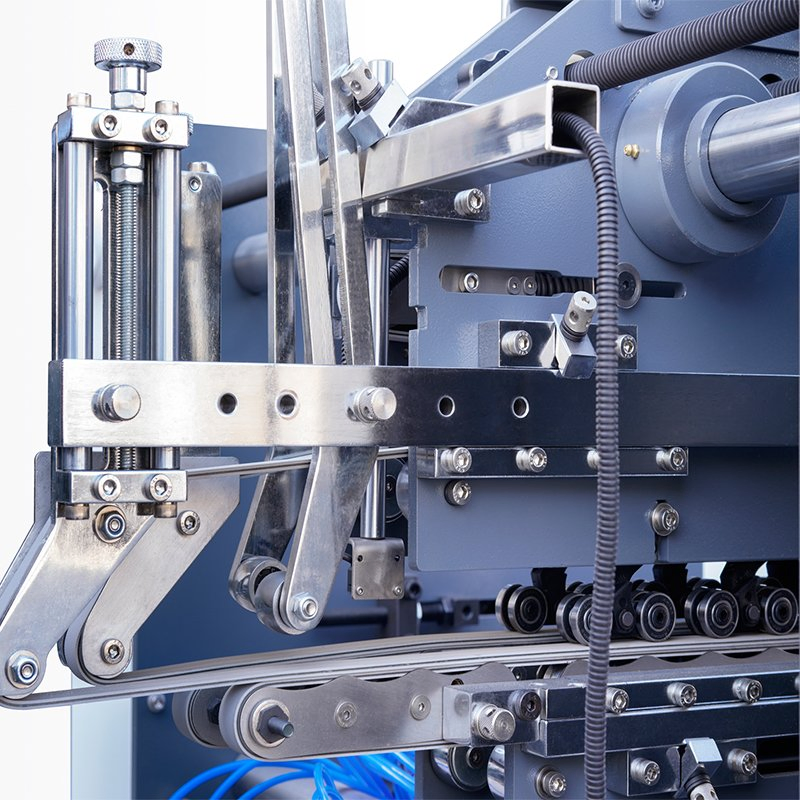 Modernization Carton Forming Machine Rigid Box Making Machine Yja-700 for Cosmetics Packaging