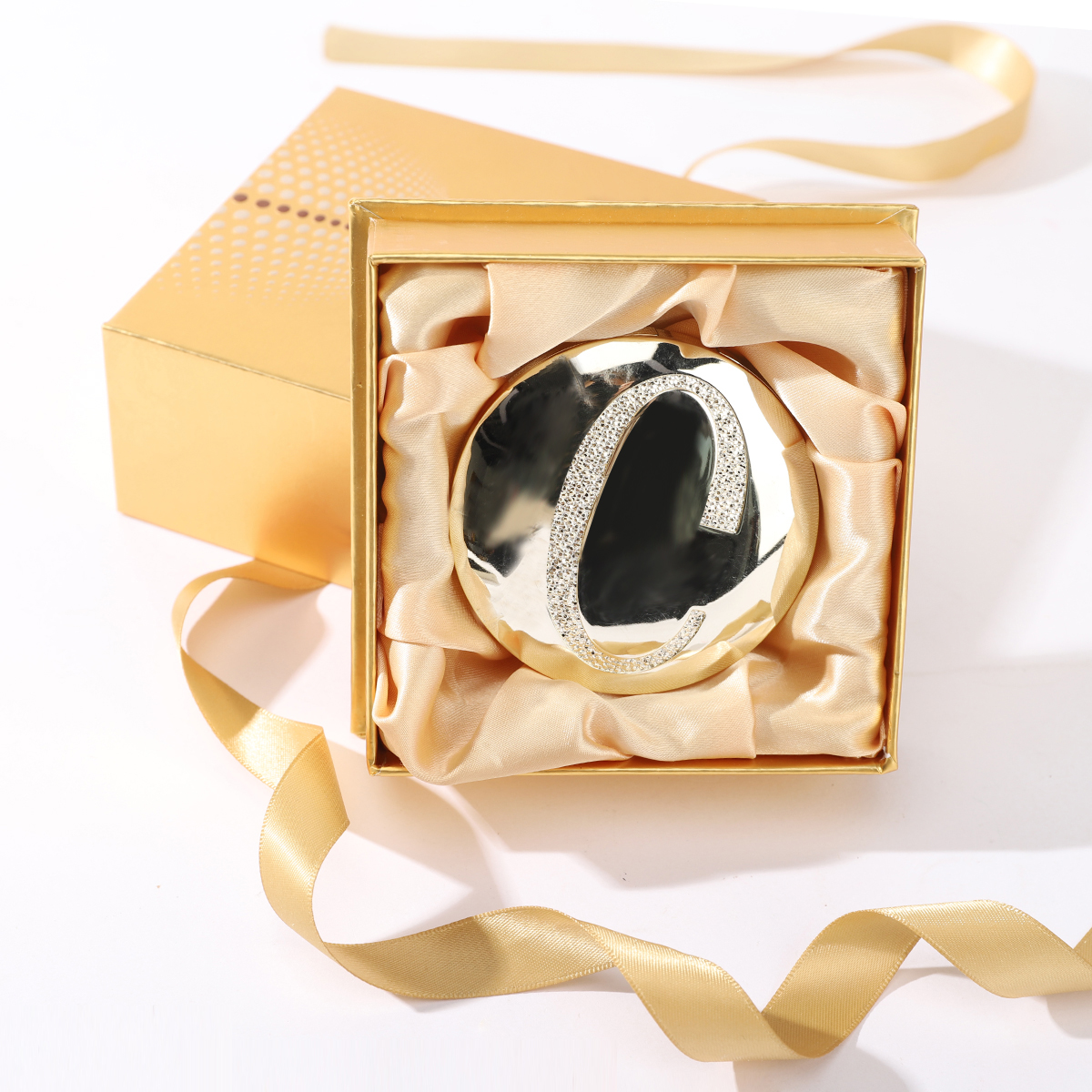 Custom Cosmetic Organic Skincare Packaging Boxes Portable Women Cosmetic Box