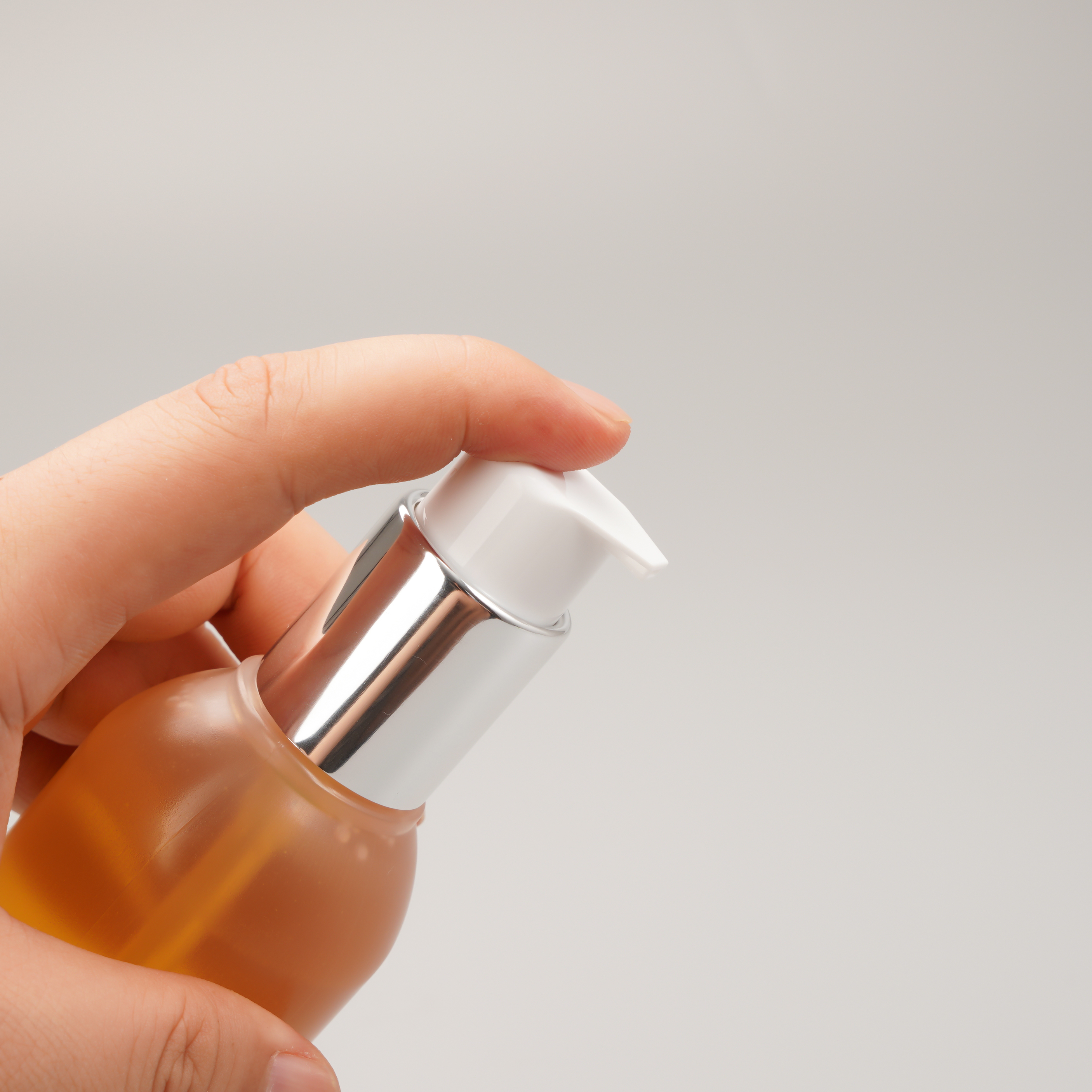 Eco Friendly HDPE PET PP Airless Pump System Bag in Bottle 100ml 200ml 500ml 1000ml Shampoo Bottle Plastic Spray Bottle