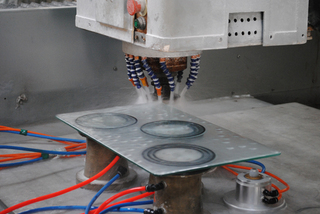 Glass cutting processing facility