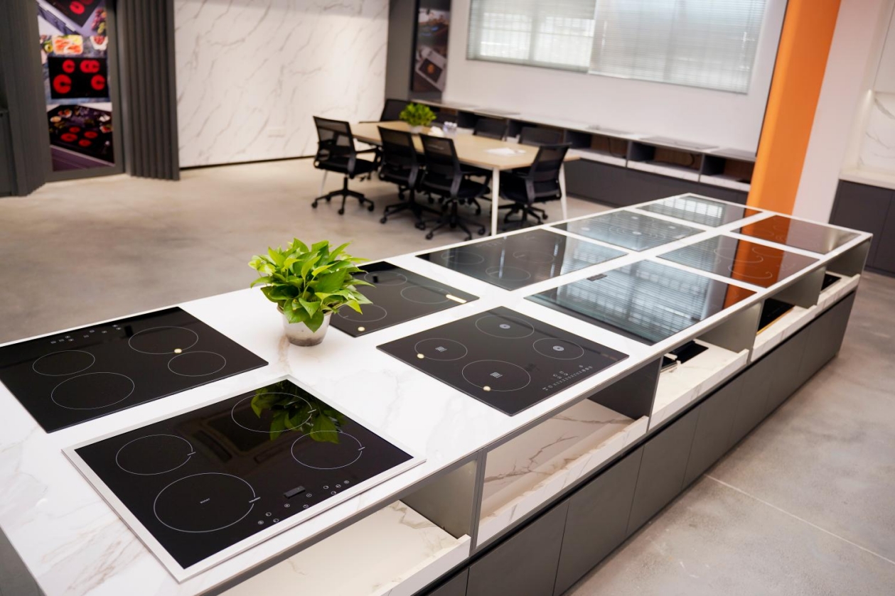 Induction Hob With Downdraft Extraction Hood Ceramic Glass 4 Burners Built in Induction Cooker