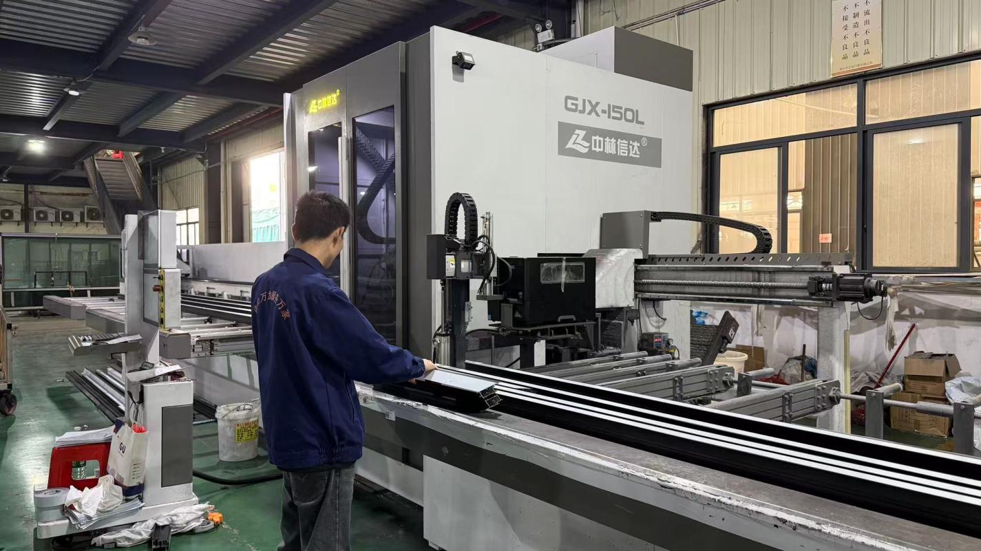 Computerized Automatic High-Speed Cutting Machine