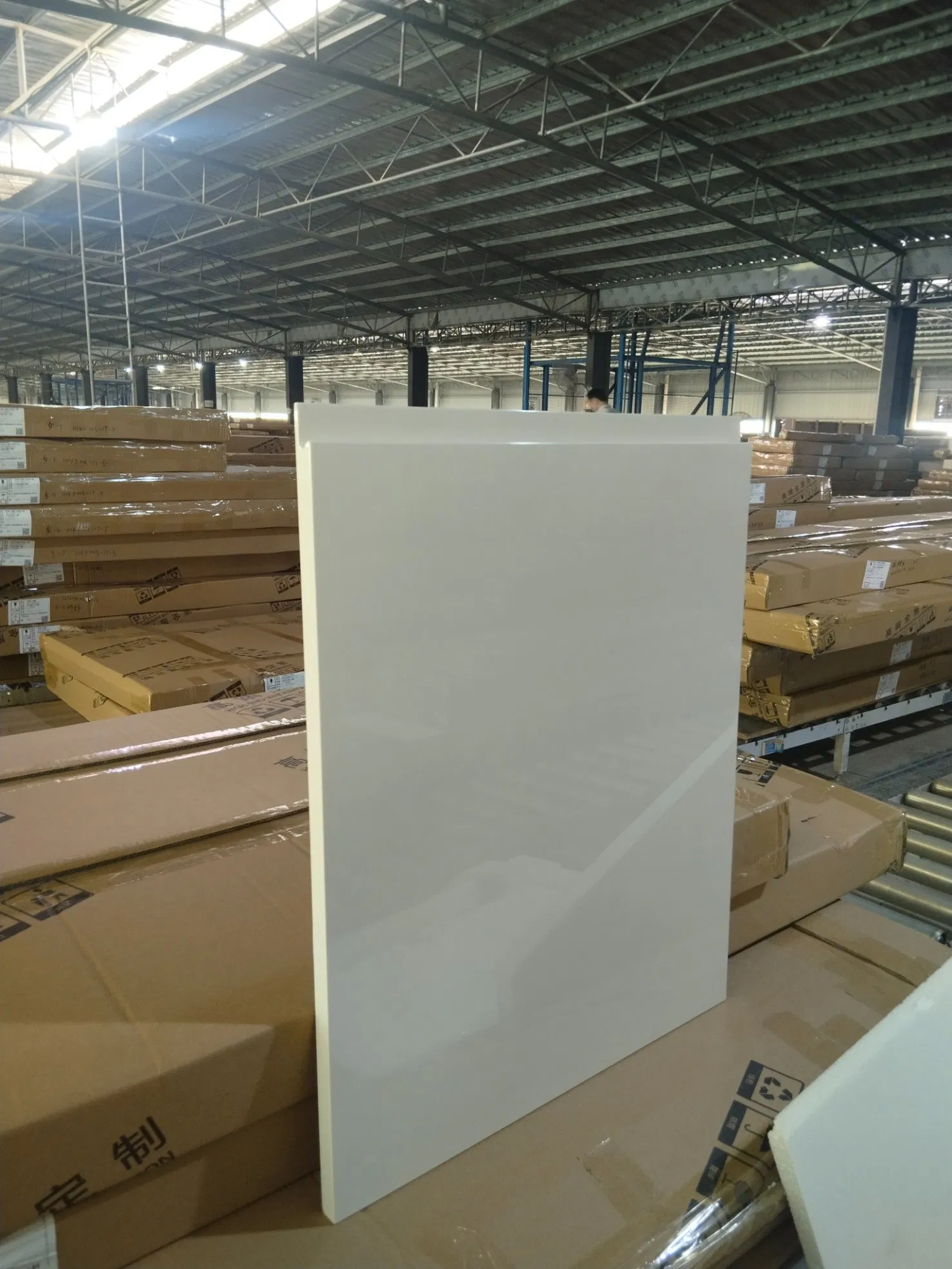 Modern Home Furniture High Glossy Red Lacquer with Large Island Custom Modern Kitchen Cabinet