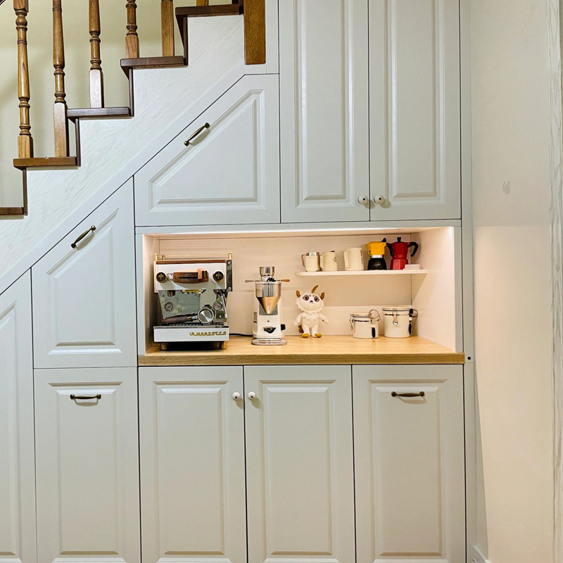 High-End Design Custom Metal Storage Cabinet Stainless Steel Constant Temperature Wine Cellar Club Bar Wine Cabinet Furniture