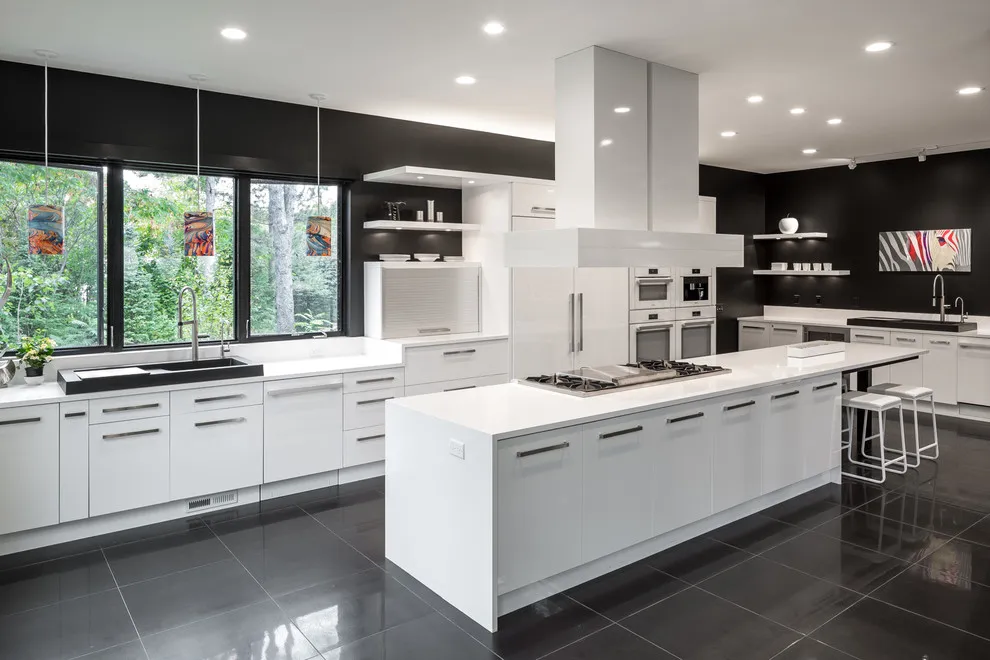 White Lacquer Kitchen