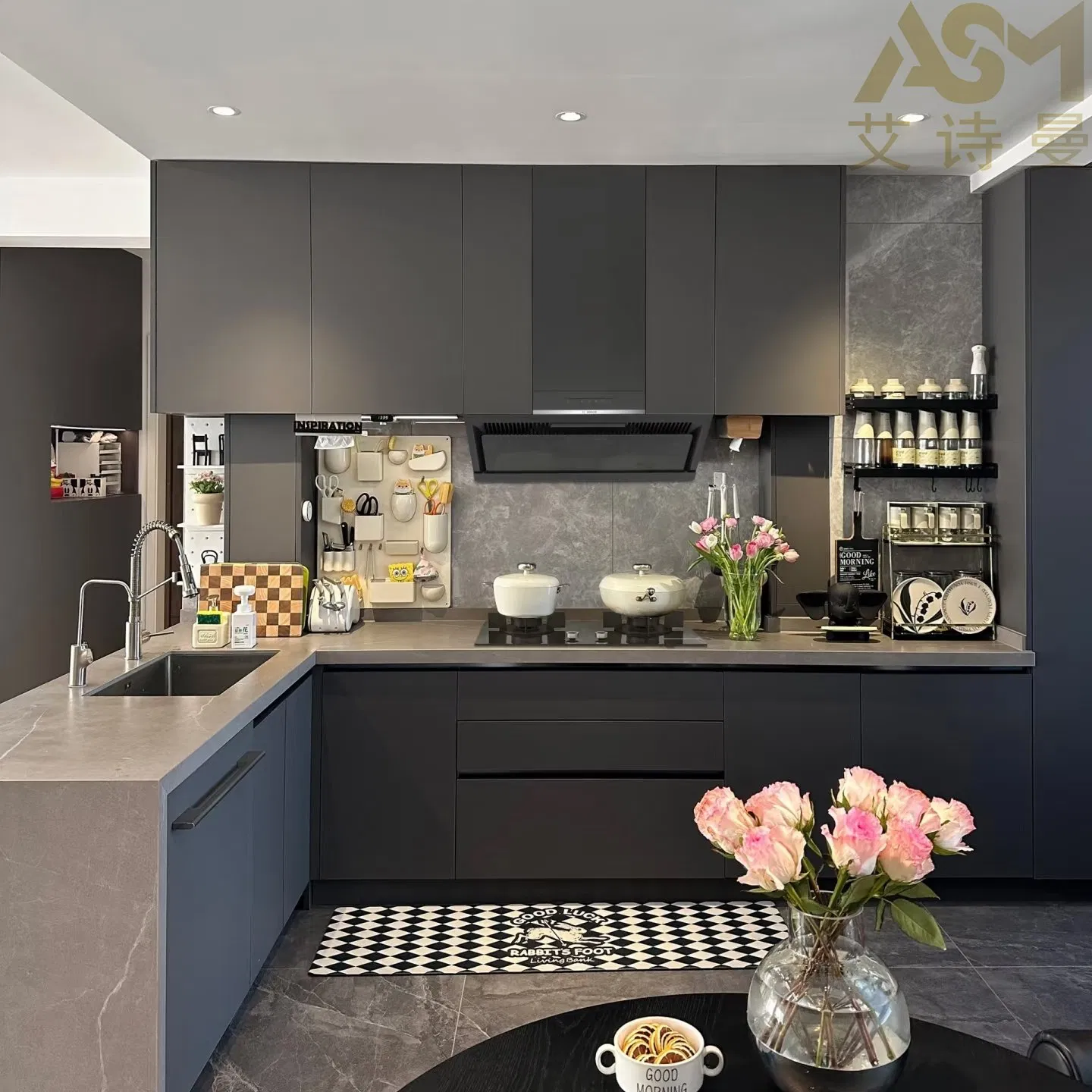 Modern Design Dust-Proof Strong Structure Cabinet for Tableware Hold