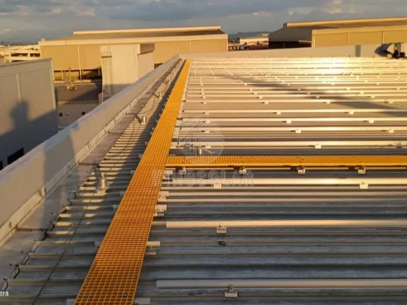 Sloping Rooftop Solar Panel Mini Rail Mounting System