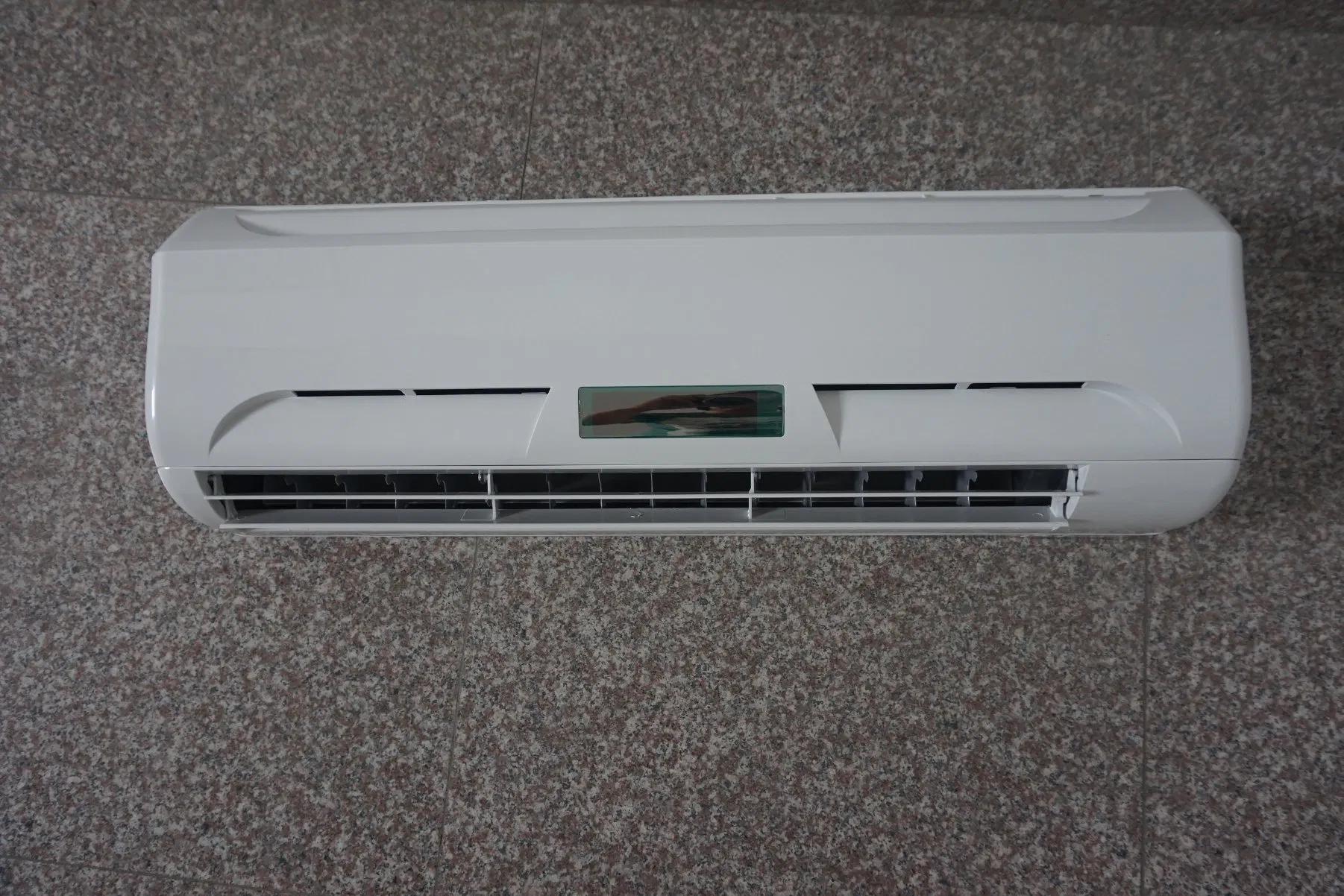 Mini Split 12000BTU Solar Panel Powered Air Conditioner for Industry Use