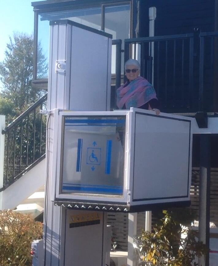 Vertical Stair Elevator for Disabled/Old People