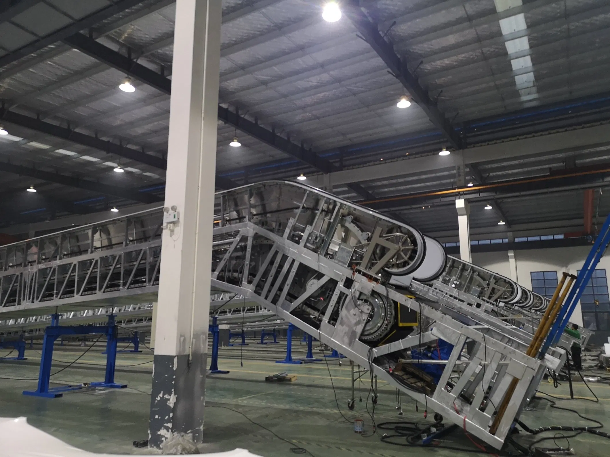 Indoor Commercial Supermarket Shopping Cart Moving Stairs Escalator