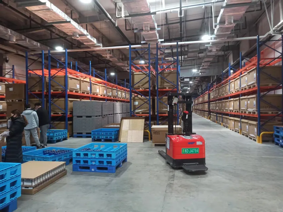 Heavy duty storage system