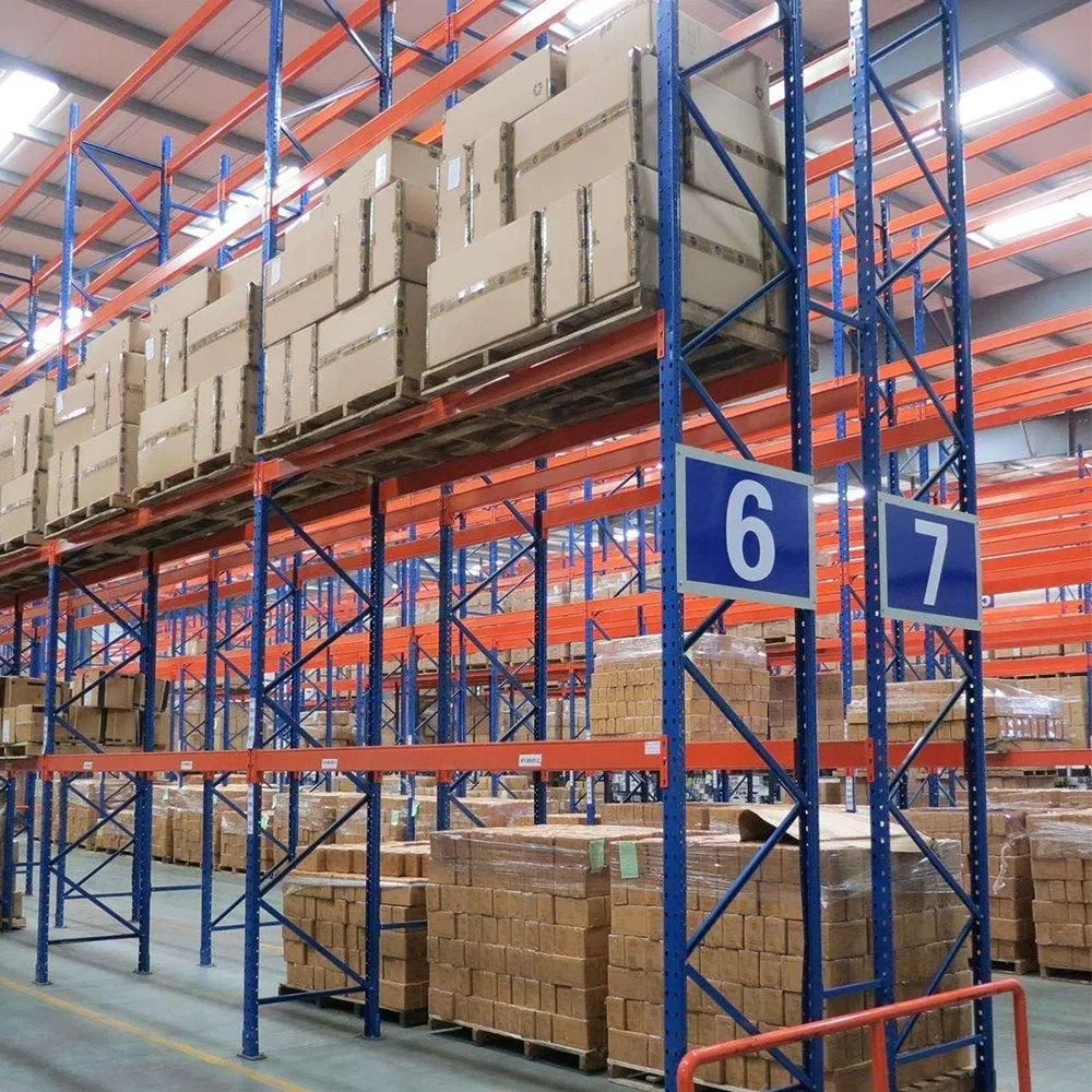 First in First out Pallet Racking with Wire Mesh Decking and Safety Barrier