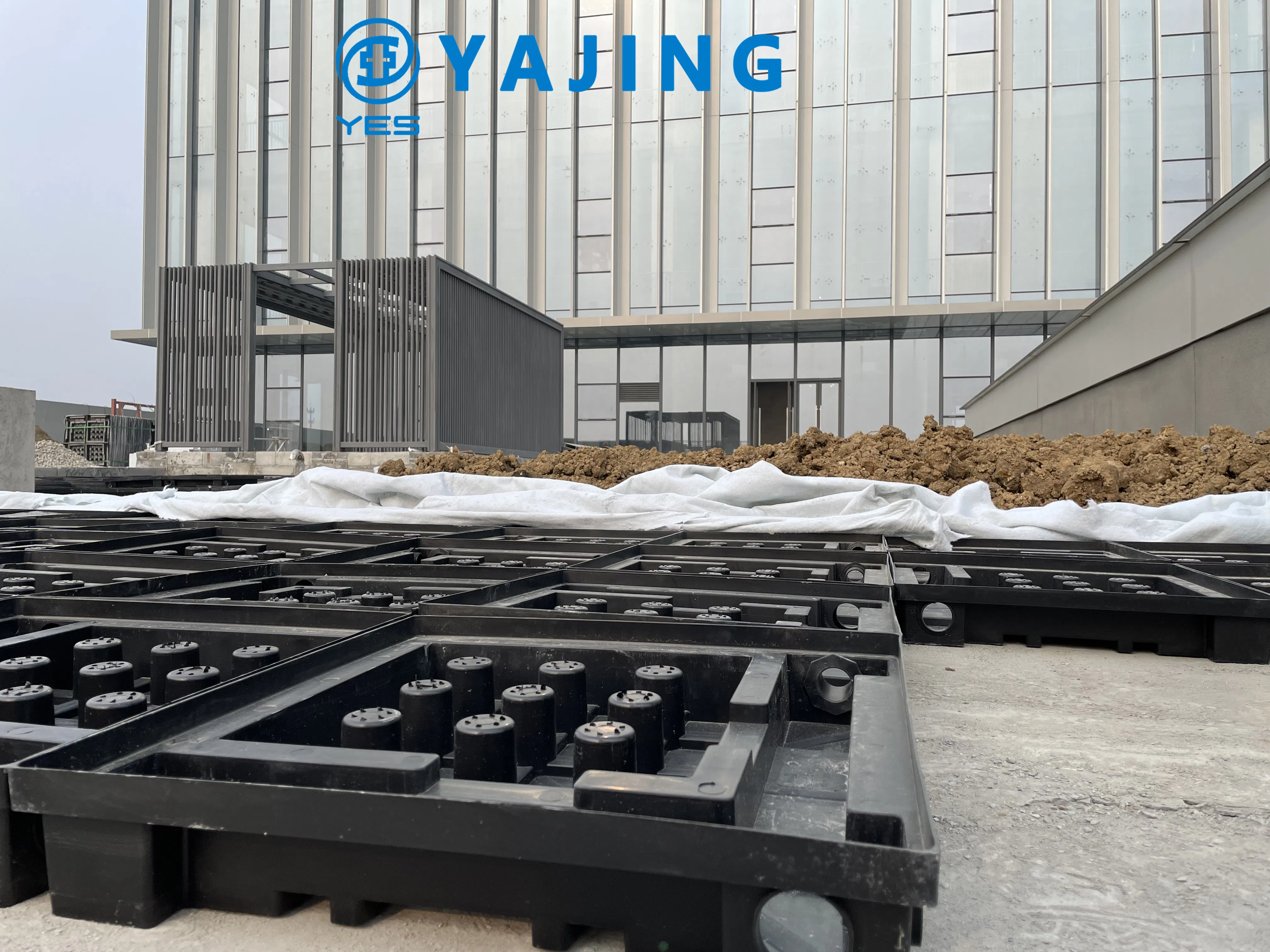 Green Roof System with Self Watering Box and Rainwater Modules