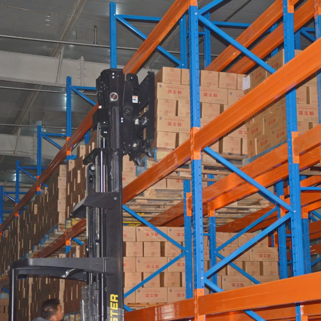 Heavy-Duty Adjustable Double Deep Pallet Racking System for Warehouses