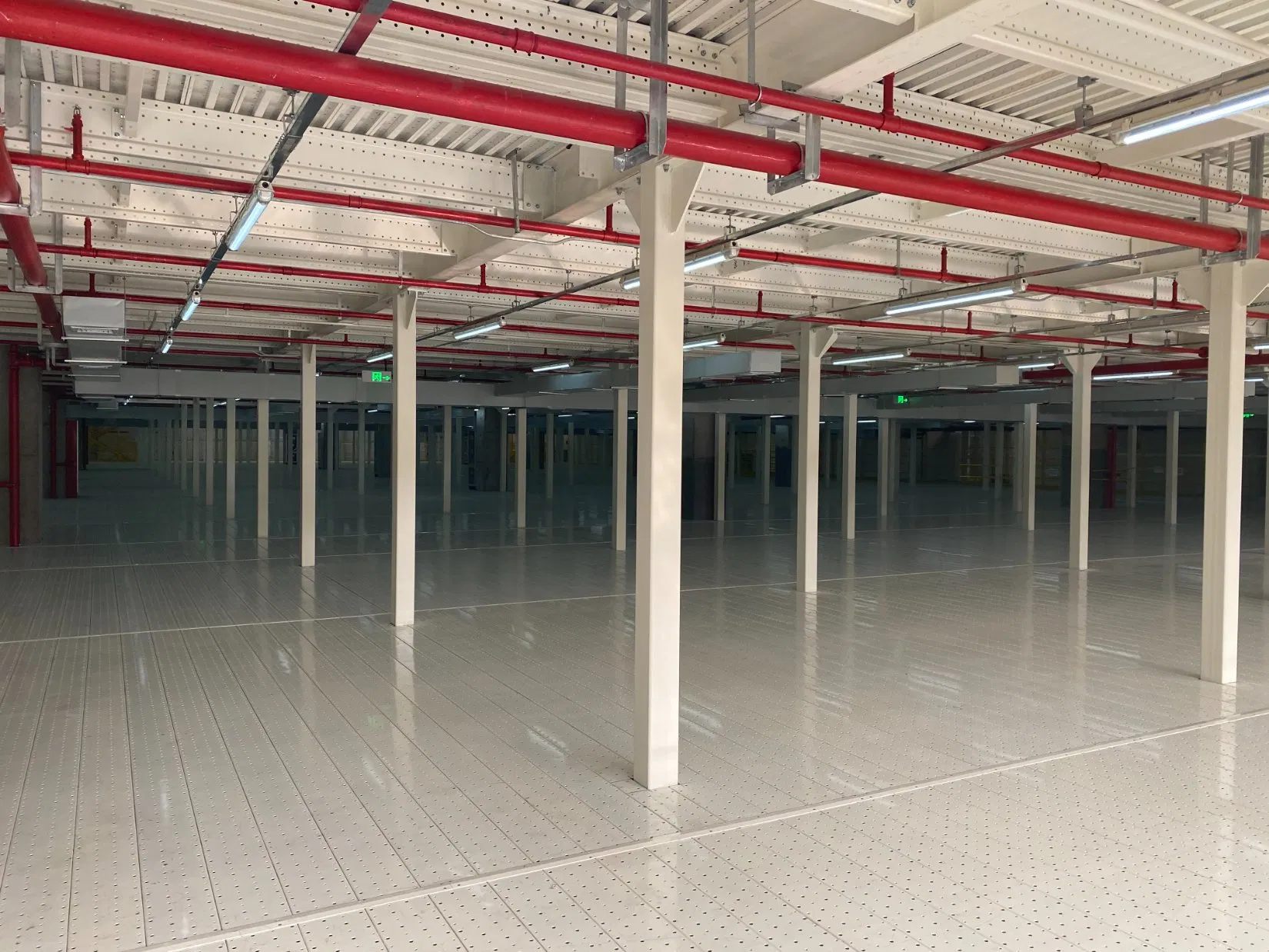 Structural Steel Platform Warehouse Metal Rack Storage Racking and Shelving.