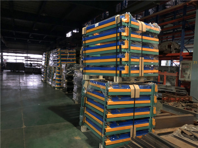 Advanced Gravity Flow Pallet Rack for Streamlined Storage Solutions