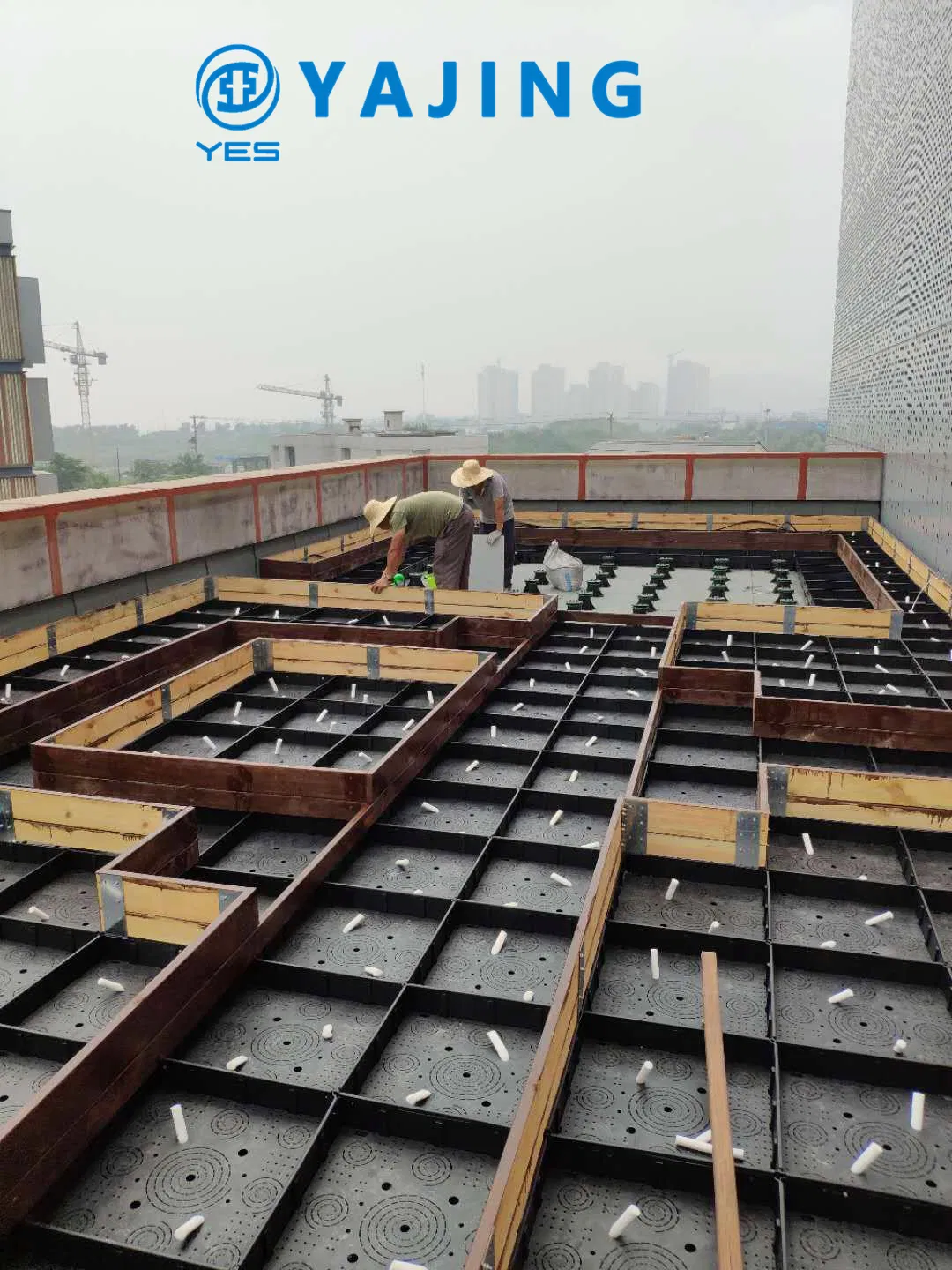 Green Roof System with Self Watering Box and Rainwater Modules