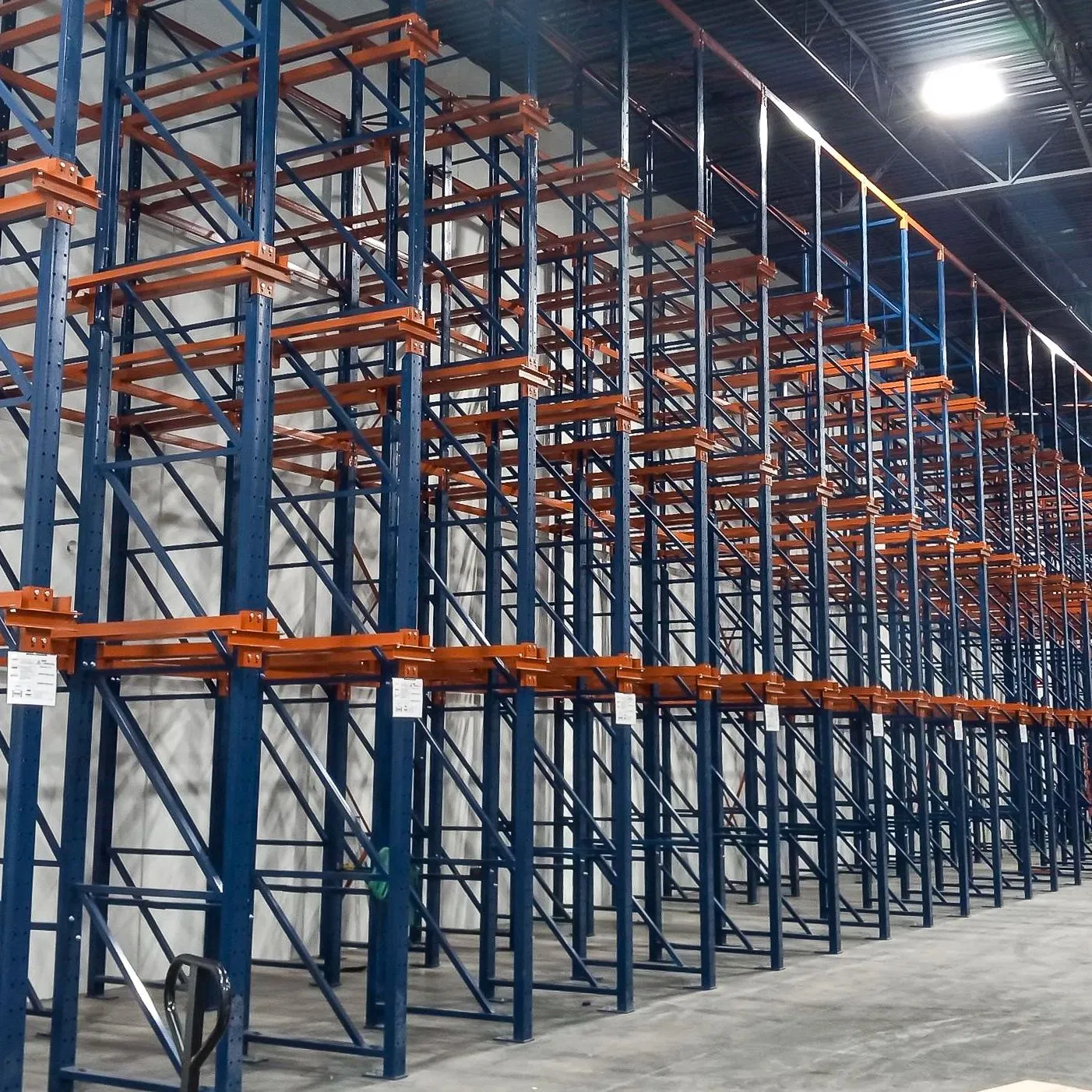 Leading Factory Warehouse Storage Pallet Metal Drive in Through Rack Racking