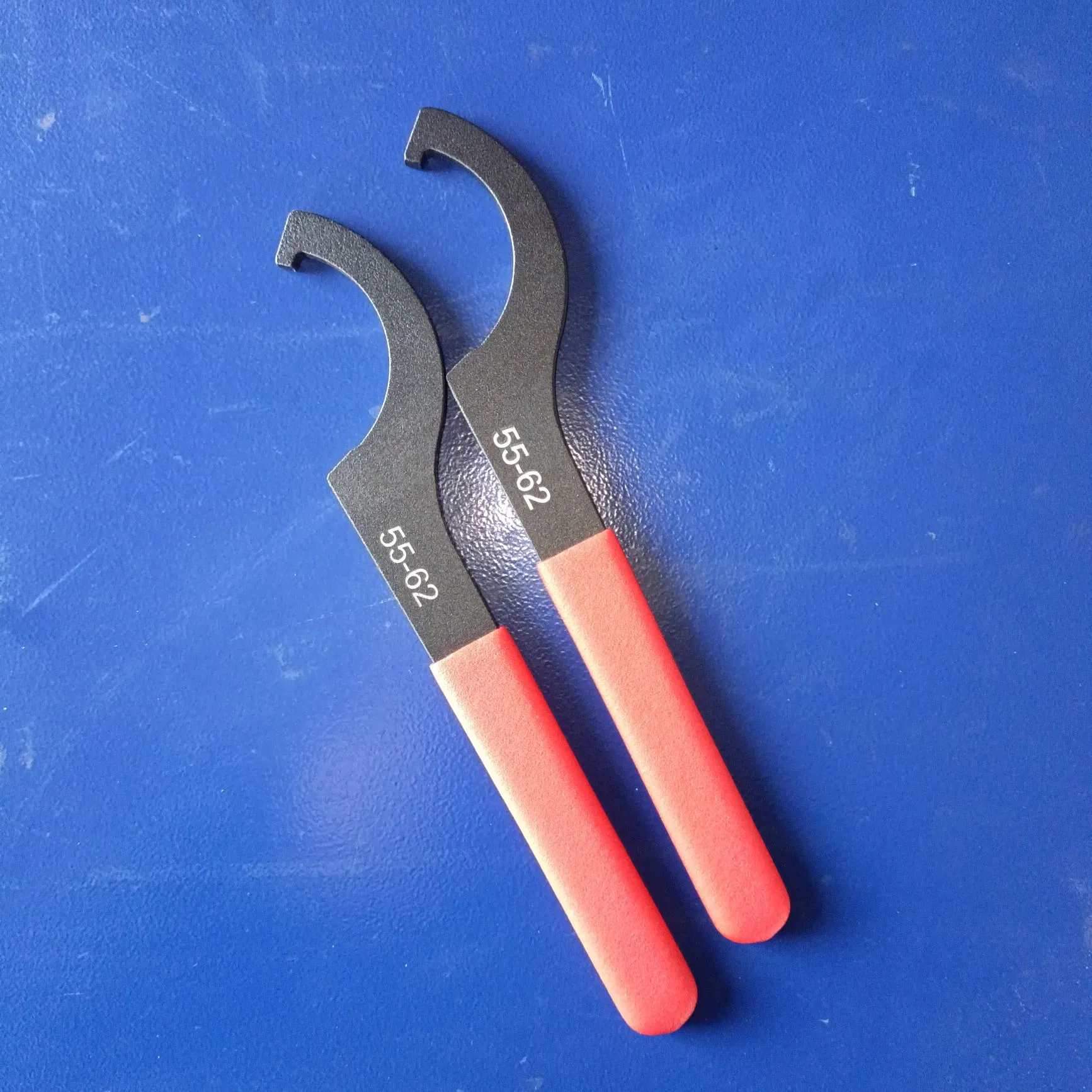 Vinyl-Dipped Soft-Grip Coated Rubberized Carton for Comfortable Use