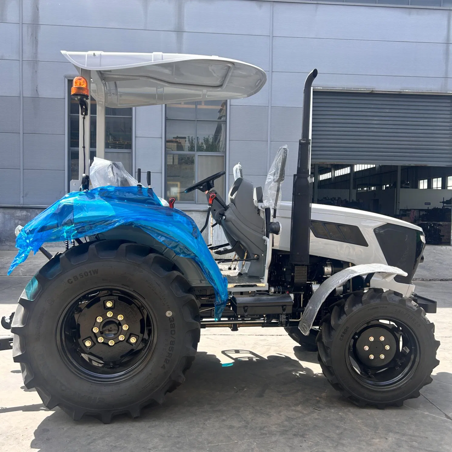 39HP 70HP 125HP CE Certified Tractor Factory Direct Trustworthy Eco-Conscious Performance