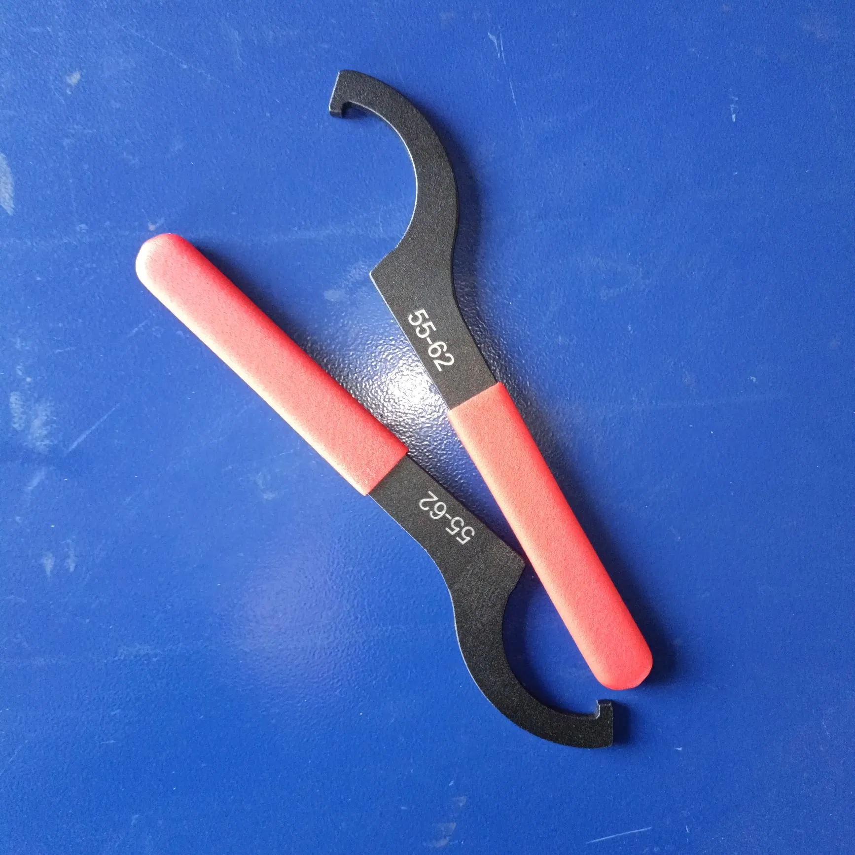 Rubberized Soft-Grip Coated Vinyl-Dipped Carton for Enhanced Comfort