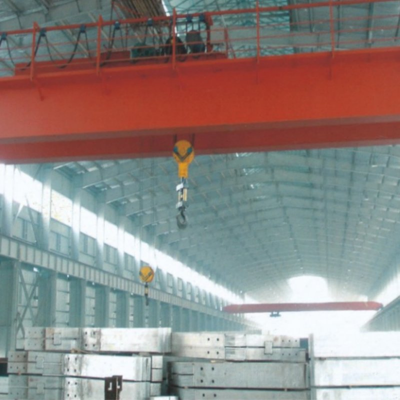 Robust and Adaptive Erection Equipment for Trustworthy Heavy Crane Constructions