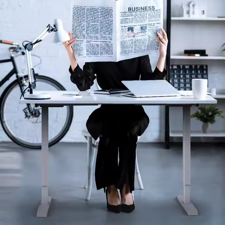 Customized Cheap Easy to Install Electric Adjustable Desk Home Office Furniture Adjustable Office Standing Desk Converter