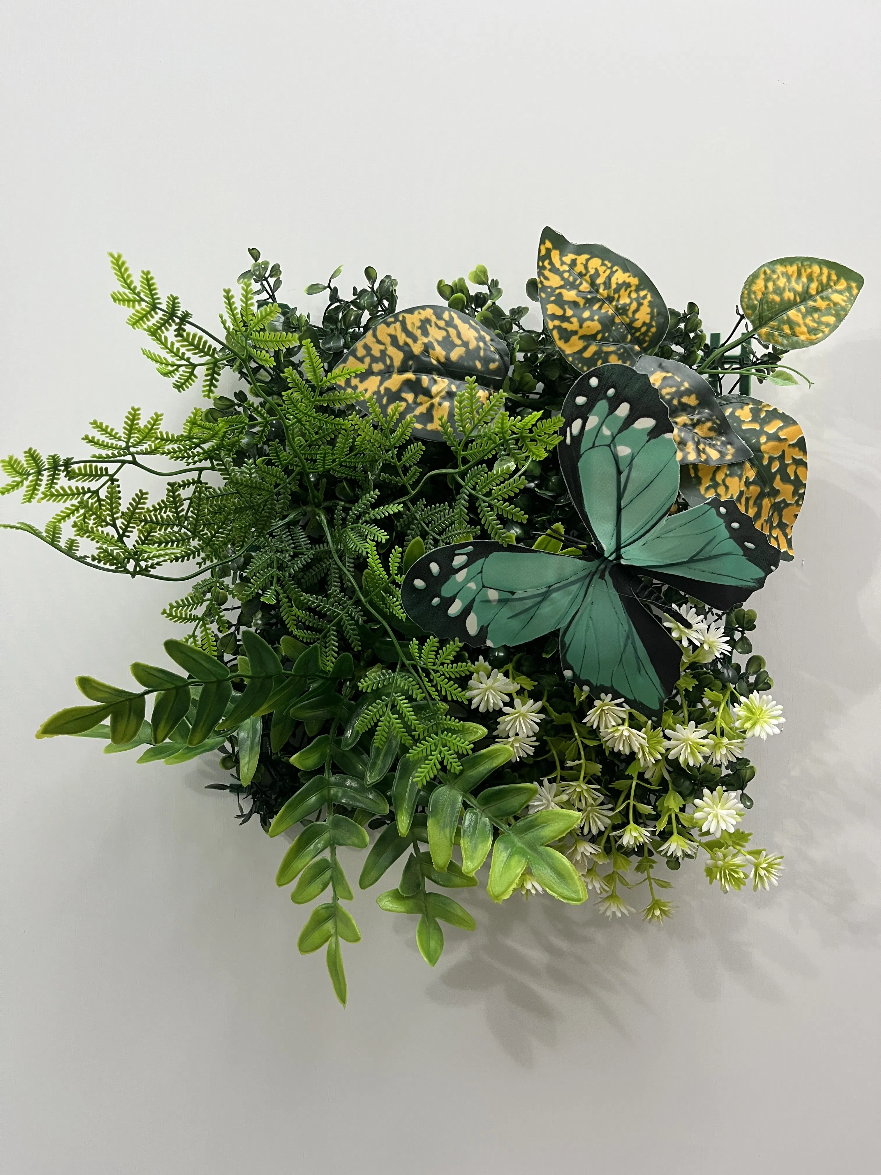 Plant Wall Enhancement: Decorative Green Wall for Stylish Home Decor