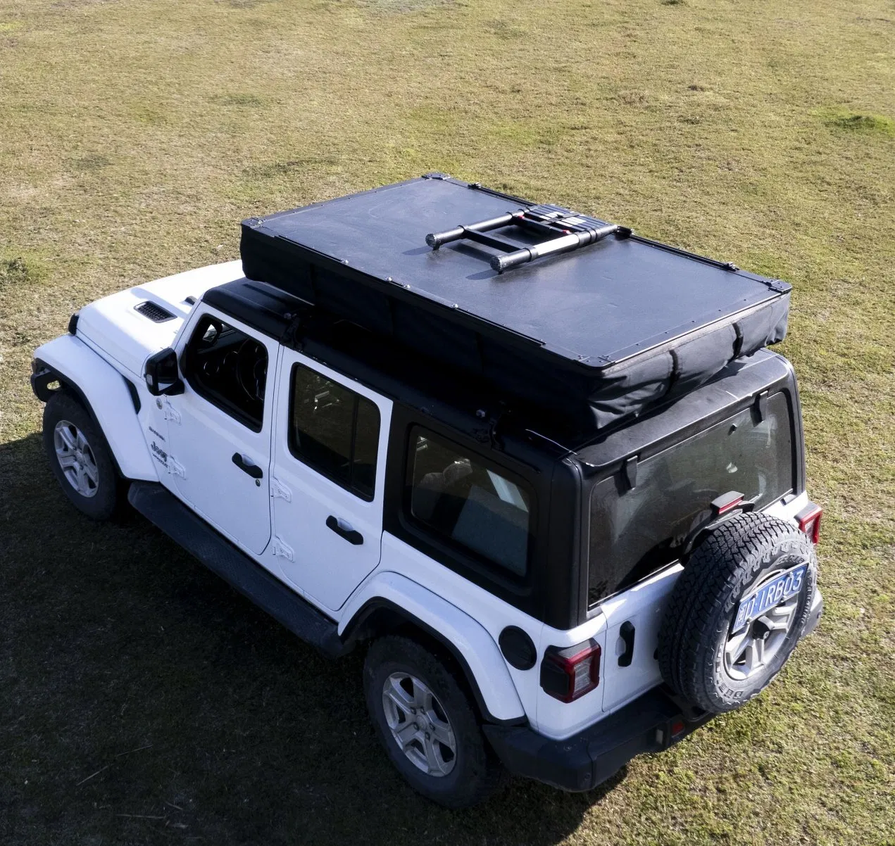 Weatherproof Aluminum Top Roof Tent for 4X4 off-Grid Family Adventures