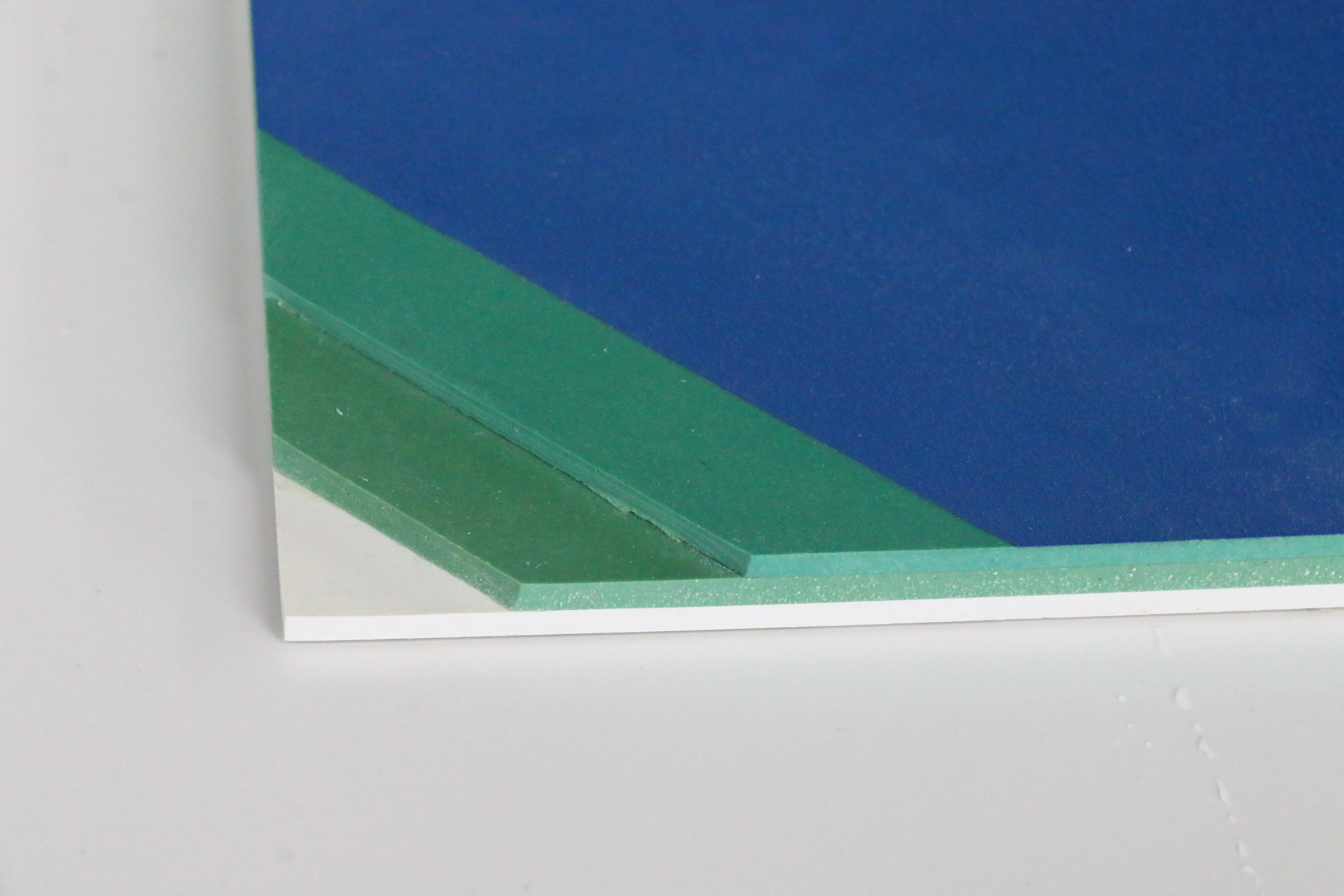 Eco-Friendly High-Performance Surface with ISO9001 Certification for Sports