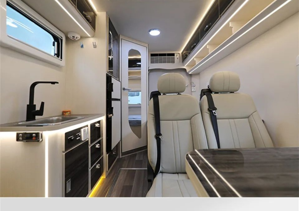 Explore The Outdoors with Star Boundless Dm2724 Awd Motorhome