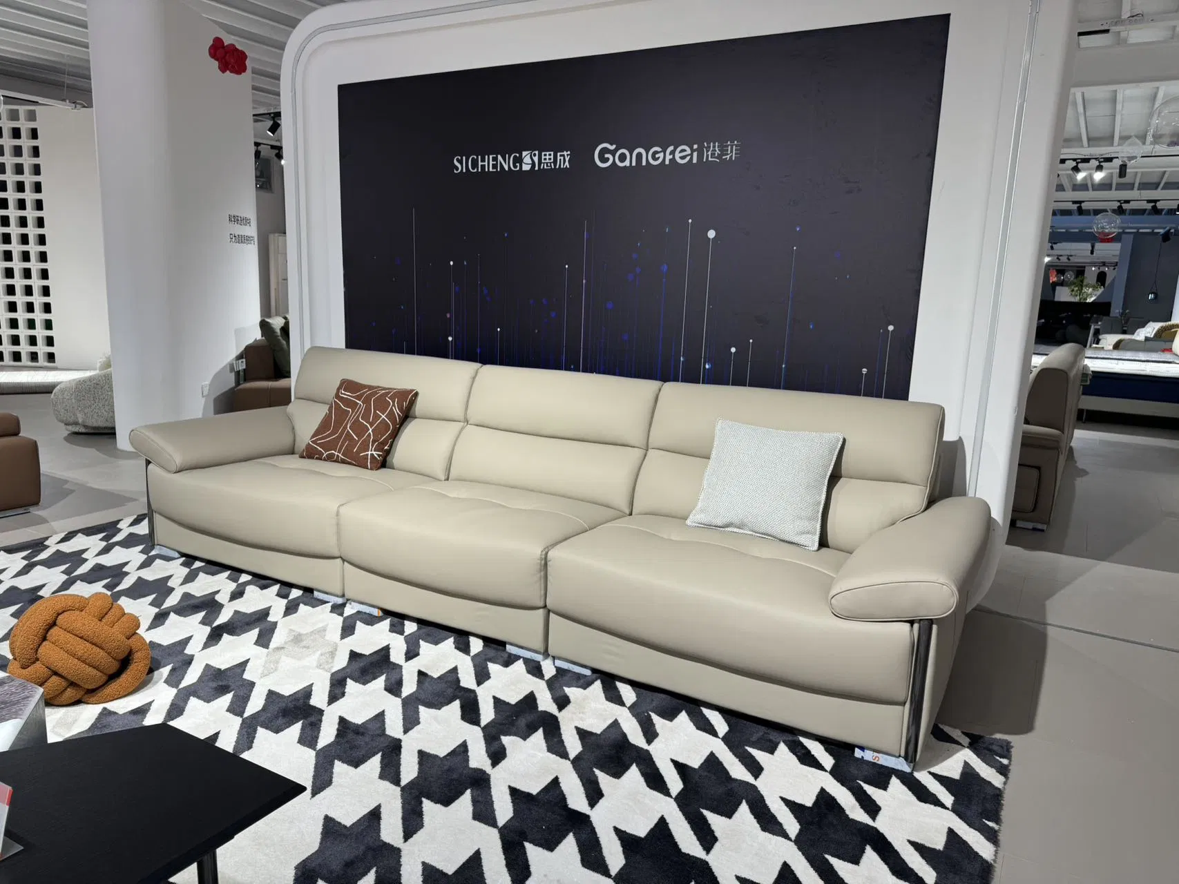 Wholesale Contemporary Living Room Home Furniture Modular Functional Sofa Solid Wood Frame Genuine Leather Electric Recliner Couch