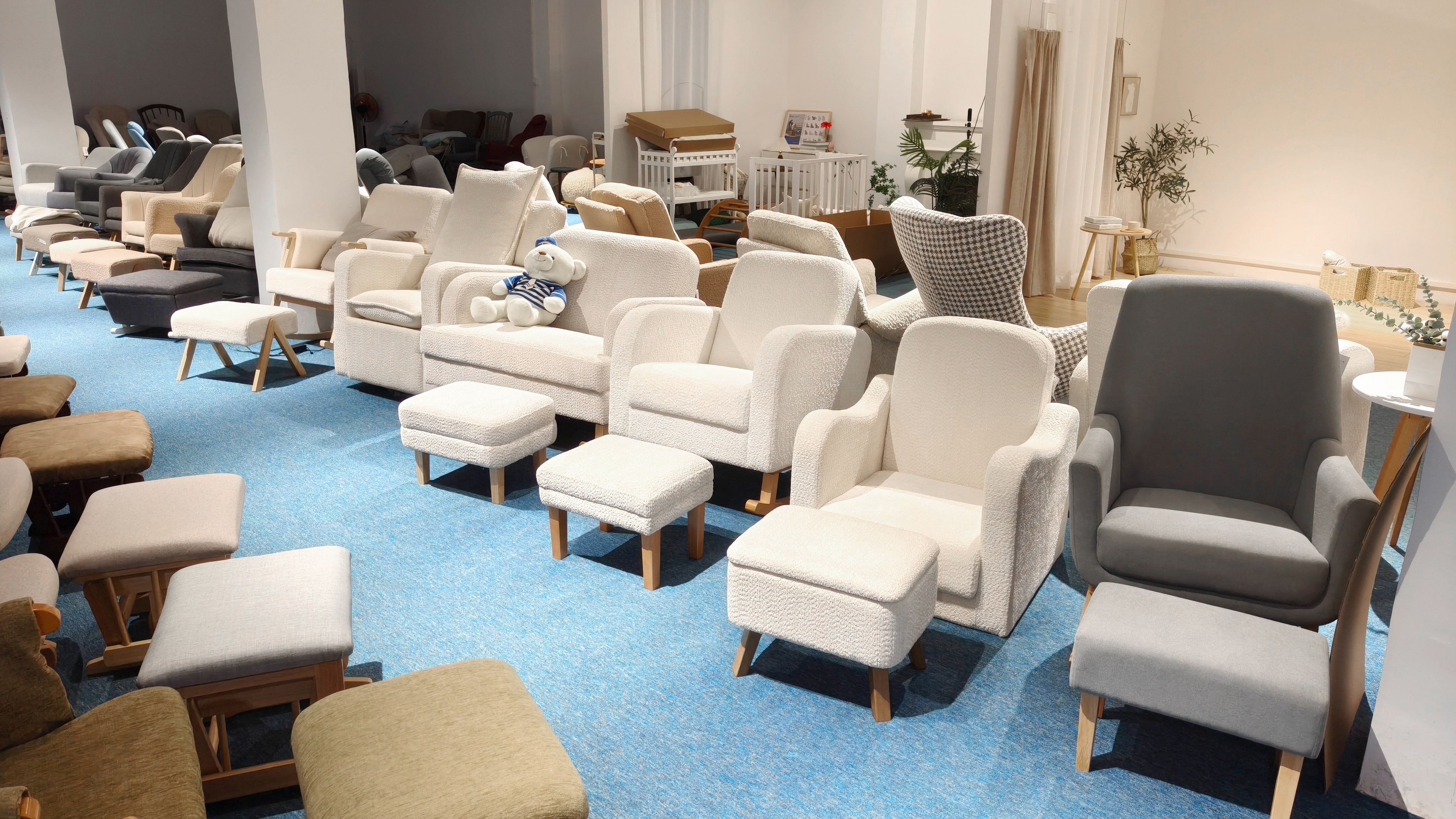 Showroom model view 2