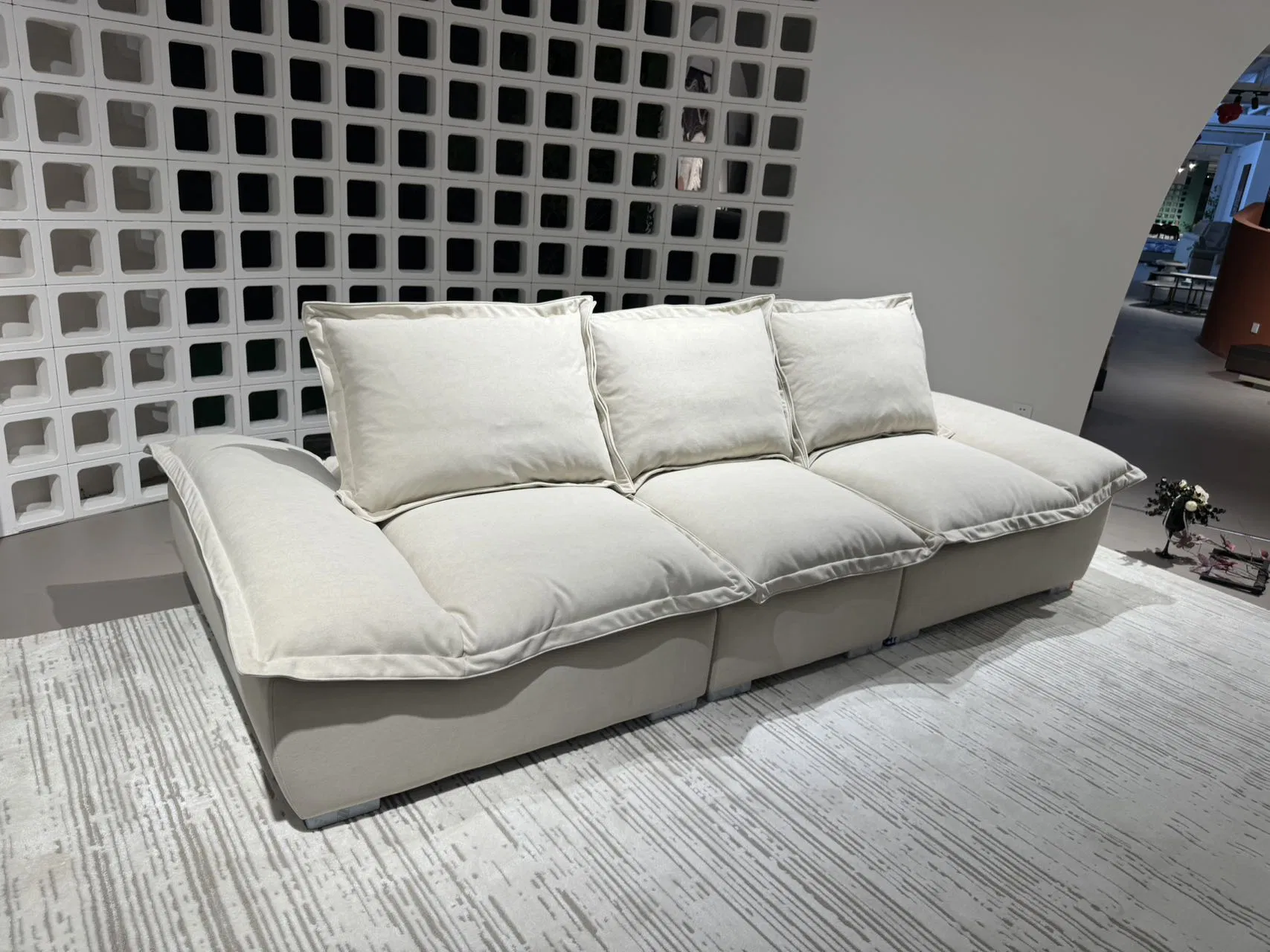Wholesale Contemporary Living Room Home Furniture Modular Functional Sofa Solid Wood Frame Genuine Leather Electric Recliner Couch