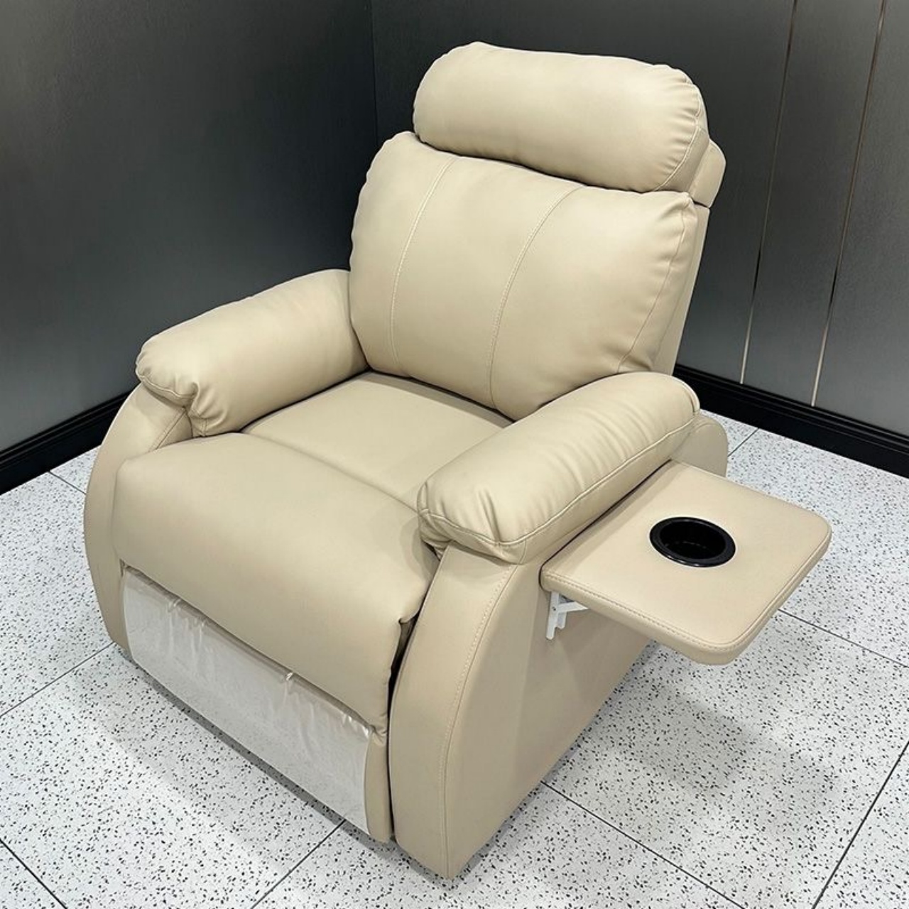 1688 Modern Living Room Multifunctional Smart Electric Recliner Single Leather Sofa Leisure Chair Leather Reclining