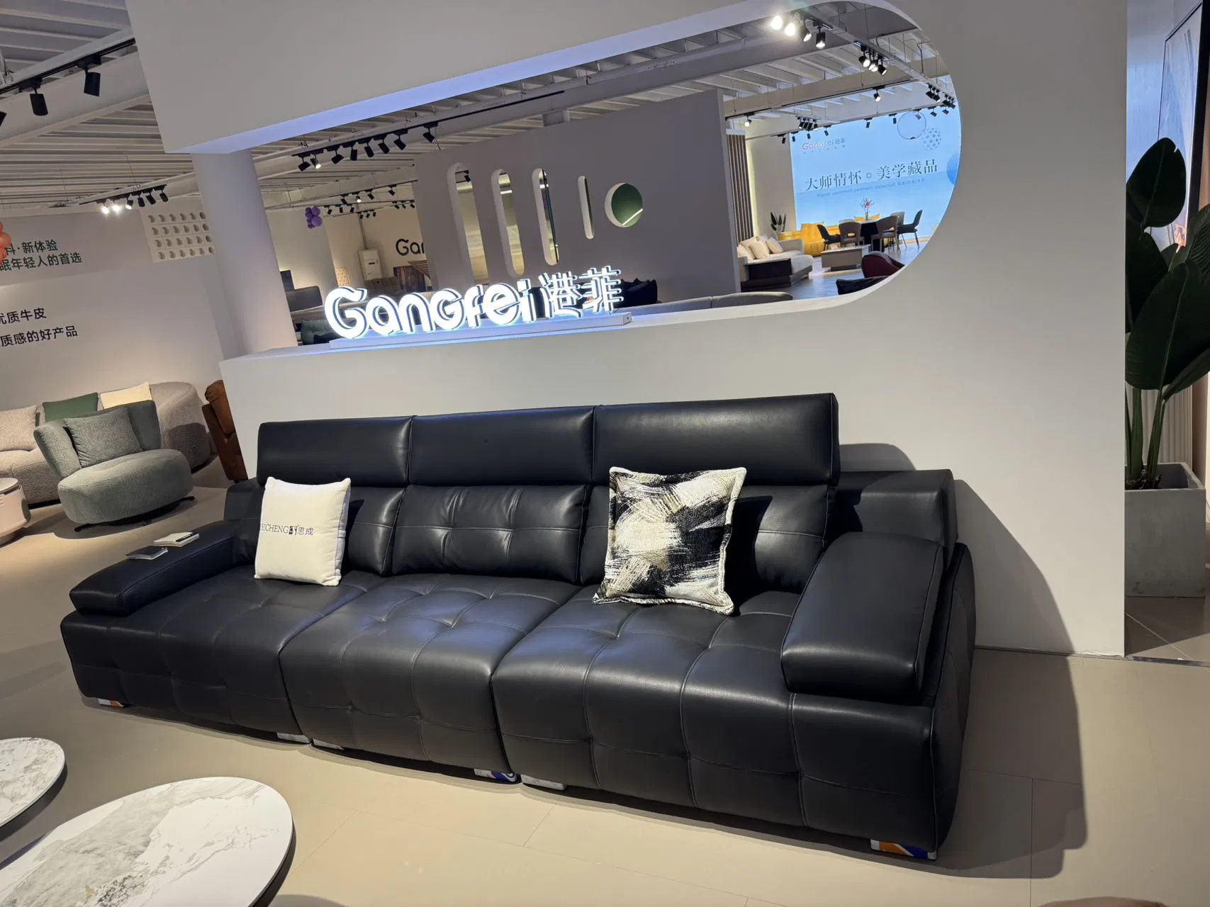 Wholesale Contemporary Living Room Home Furniture Modular Functional Sofa Solid Wood Frame Genuine Leather Electric Recliner Couch