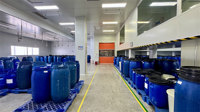 Fase de repouso e maturação na linha de montagem industrial