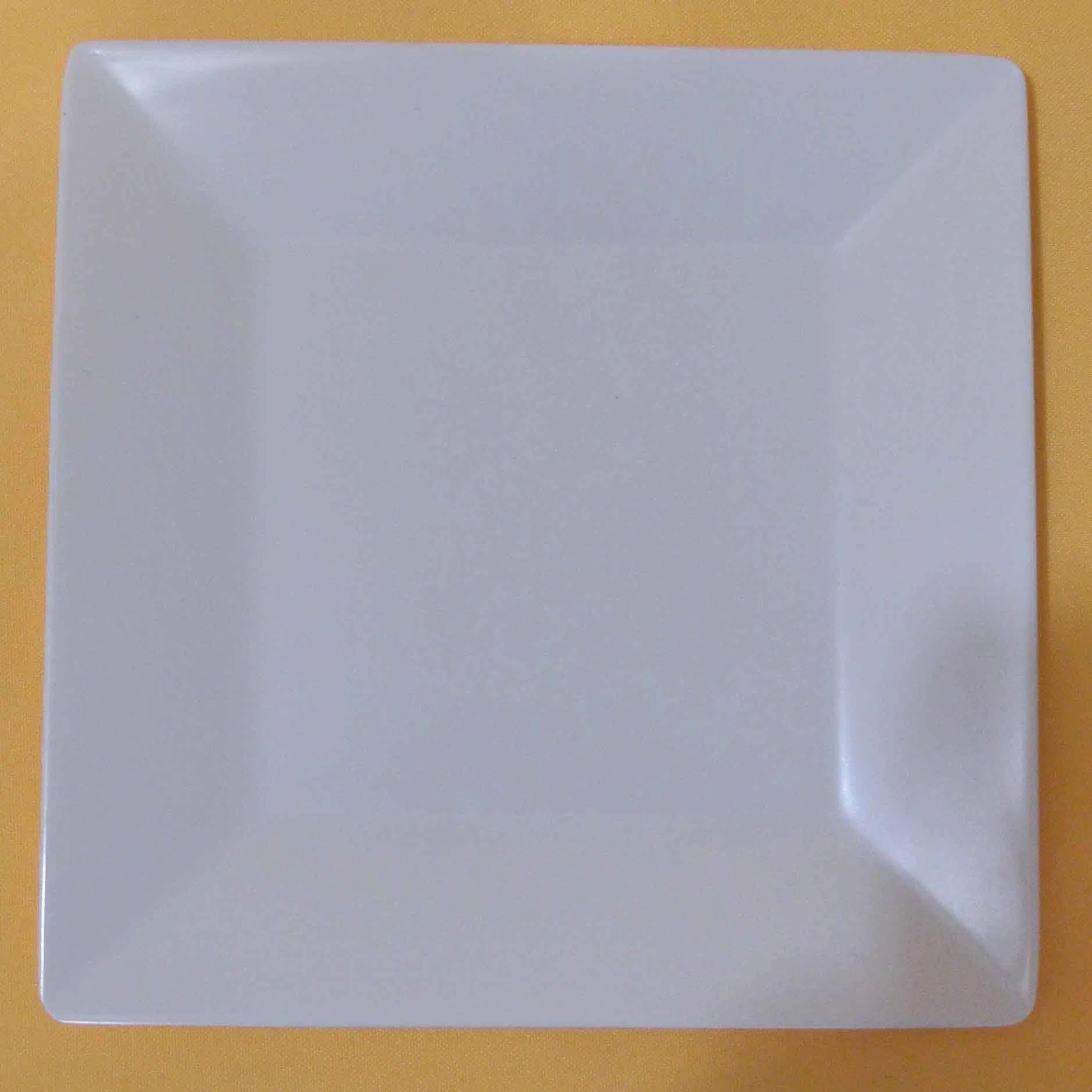 Different Shapes of Melamine Plates in Various Sizes