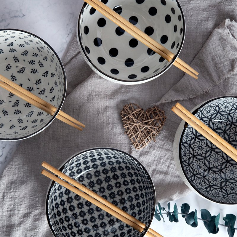 Japanese Style Bowl Inside Pad Printing Outside Embossed Porcelain Ramen Bowl with Chopsticks