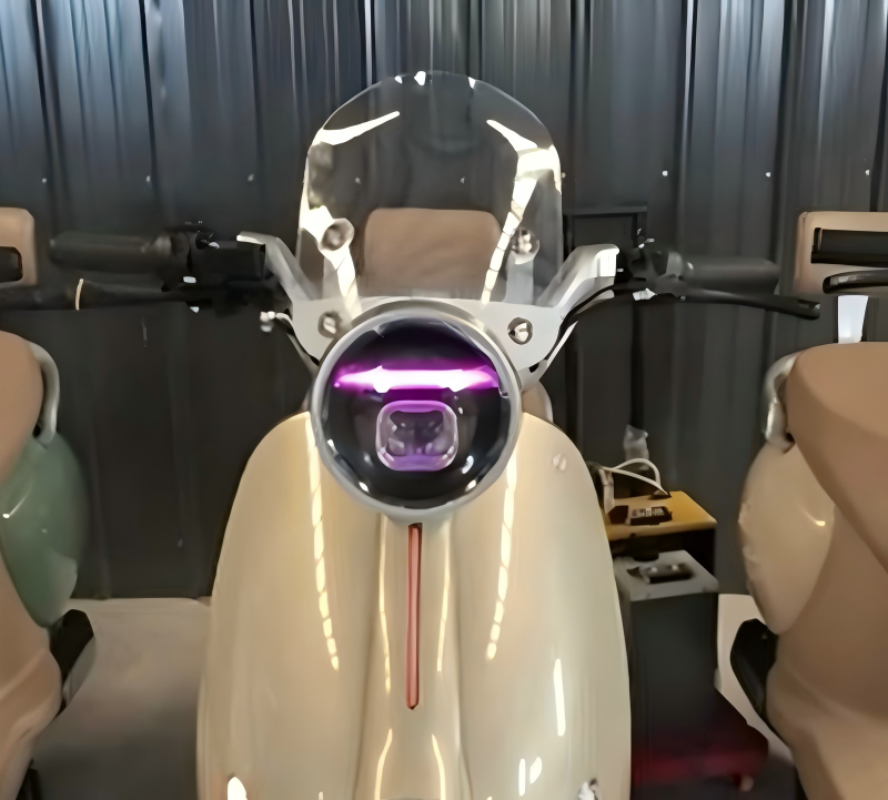 vintage macaron electric scooter detail 9